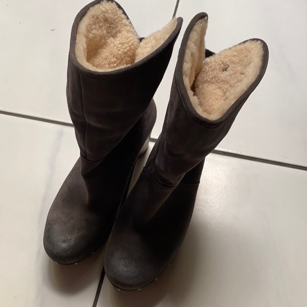 COPY - Ugg boots